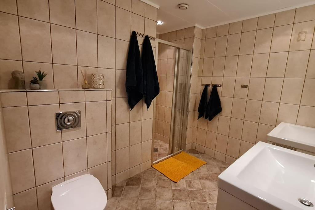 Arctic Lodge Tromvik With Jacuzzi Tromso Exterior photo