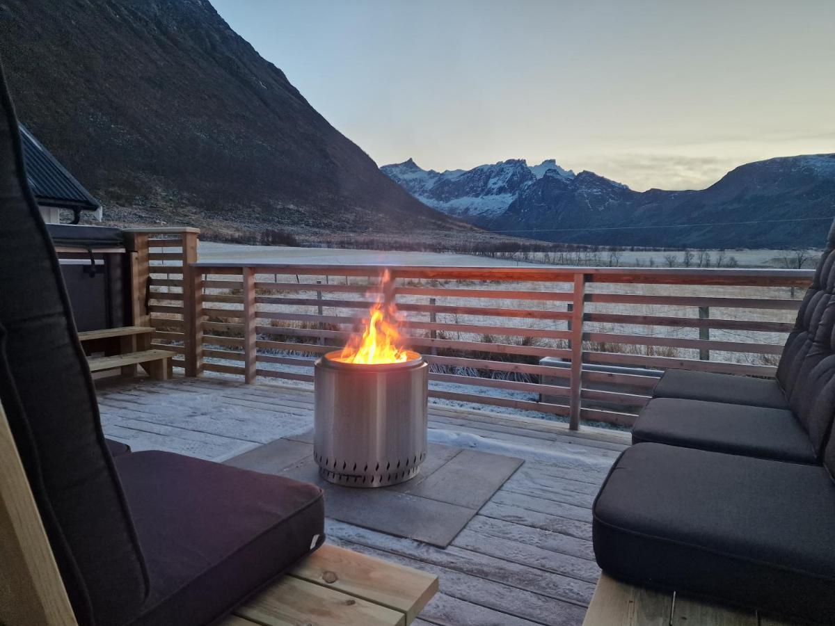Arctic Lodge Tromvik With Jacuzzi Tromso Exterior photo